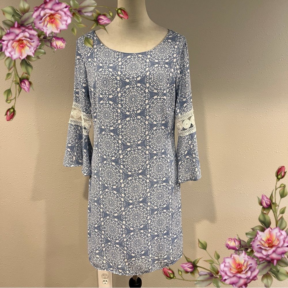 Luxology Blue and White floral boat neckline long‎ sleeve Dress size 4